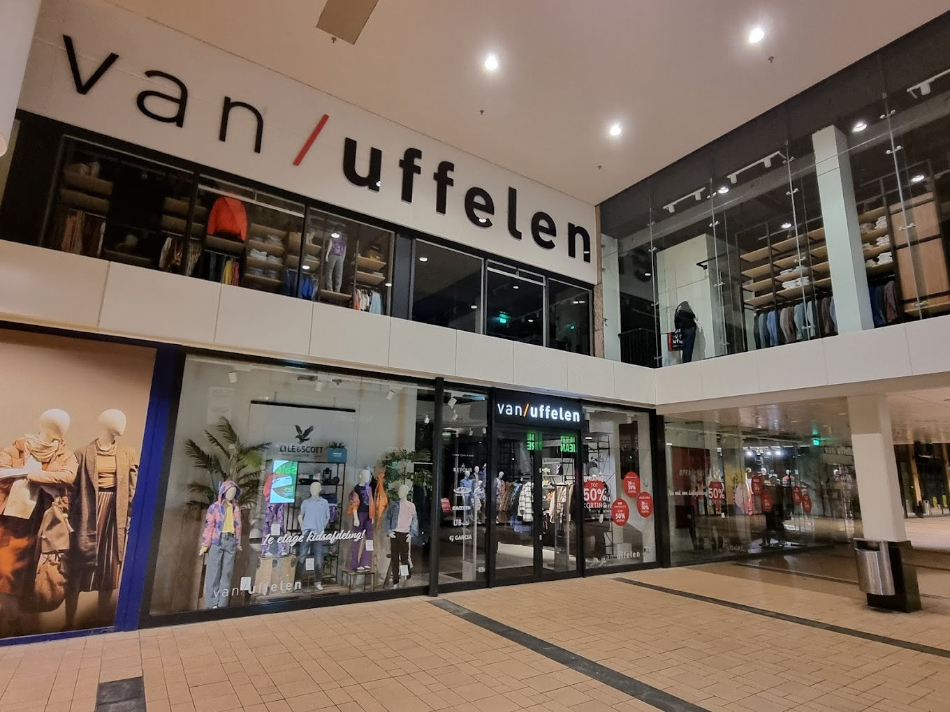 Emmen, Van Uffelen Mode, Picassopassage 41, 0591-659320