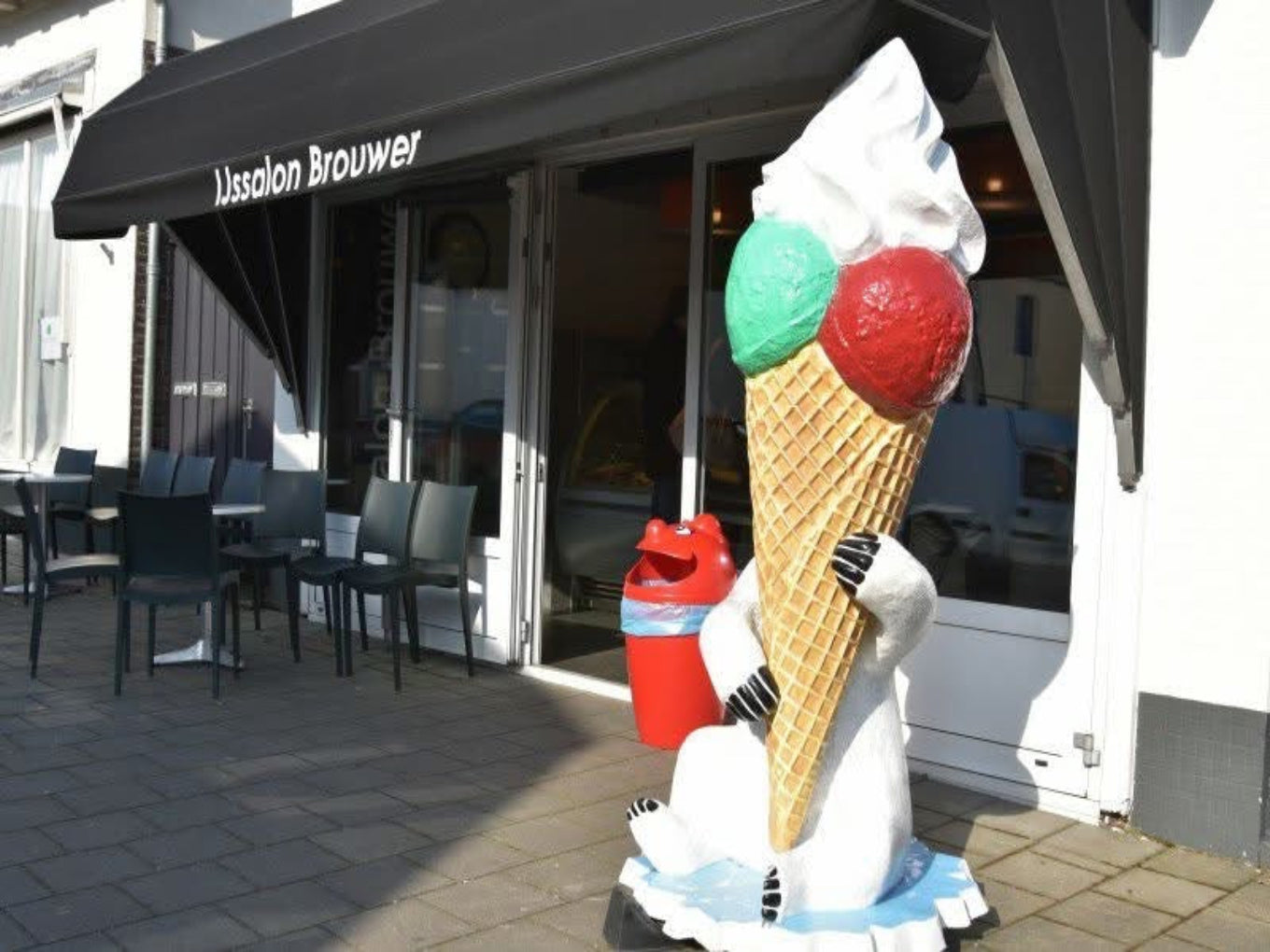 Apeldoorn, Ijssalon Brouwer, 1e Wormenseweg 67, 055-5332988